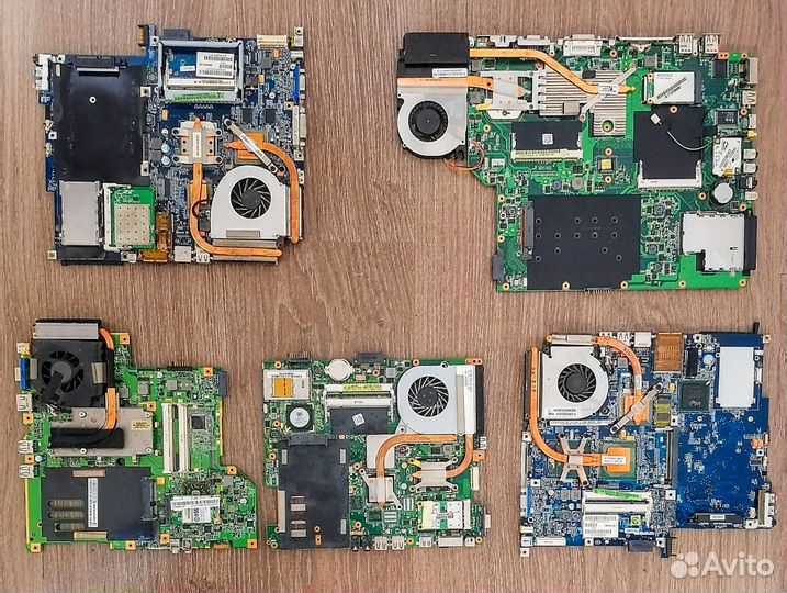 13 Материнских плат от ноутбуков