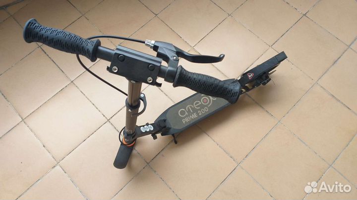 Самокат Ateox Prime 200