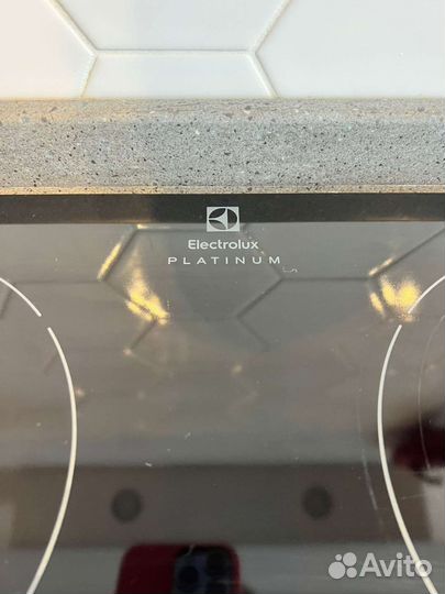 Индукционная варочная панель Electrolux Platinum