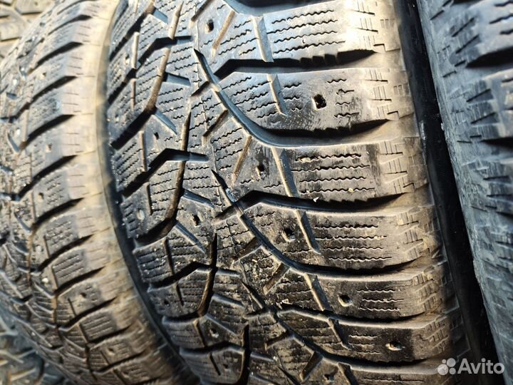 Bridgestone Blizzak Spike-02 215/55 R17 98T