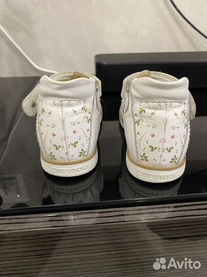 Сандалии для девочки 26 размер