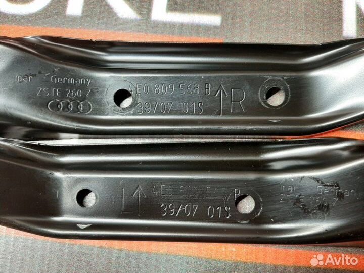 Кронштейн потолочной ручки передний Audi A8 4E/D3