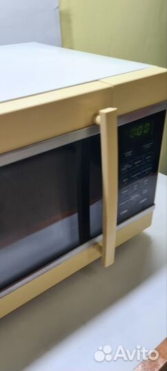 Микроволновая печь хундай 25 л (с грилем) бу