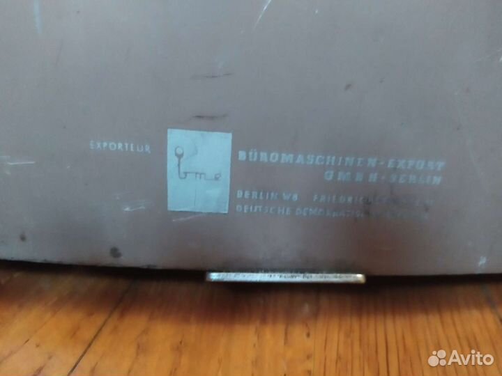 Печатная пишущая машинка