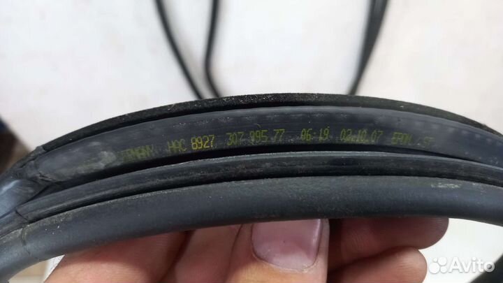 Уплотнитель двери Volvo XC90