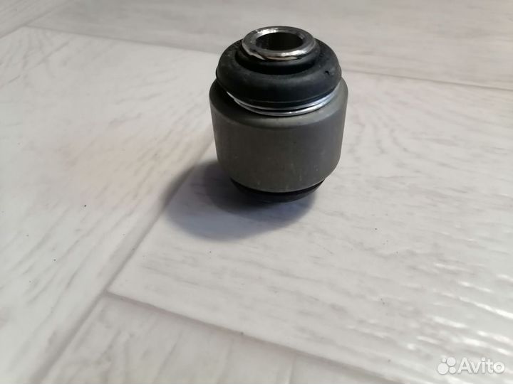 Сайлентблок задней цапфы плавающий Toyota Mark II