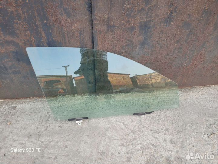 Переднее правое стекло toyota corolla 120 оригинал