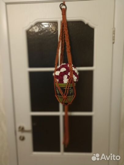Кашпо для цветов подвесное