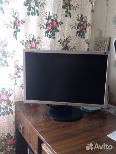 Монитор Samsung 923NW