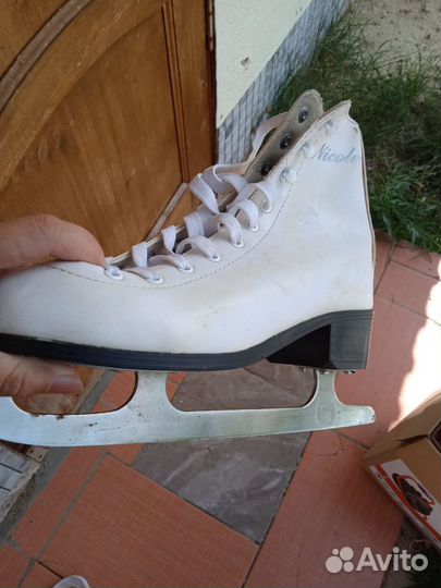 Коньки для фигурного катания Nicole
