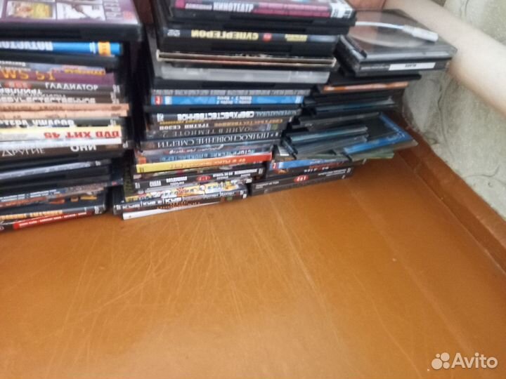 Двд диски с фильмами и игры