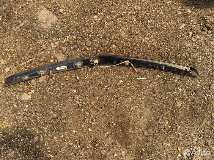 Стоп сигнал на крышку багажника на Cadillac Cts 2