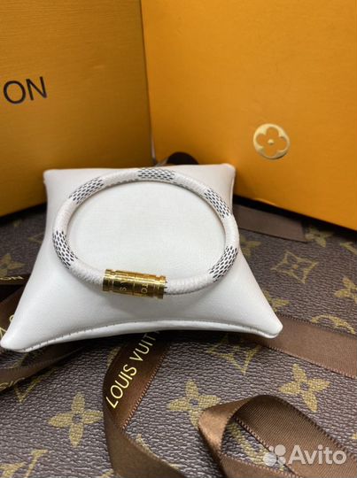 Женский браслет louis vuitton