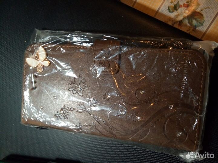 Чехол на телефон