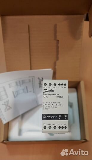 Реверсивный контактор 037N0043