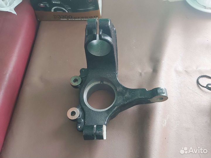 Правый поворотный кулак mazda 3 bk