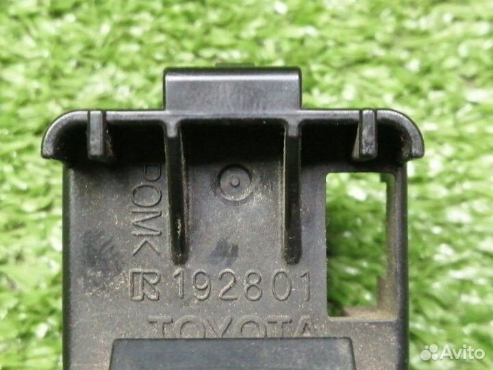 Кнопка стеклоподъемника задняя левая Toyota Land