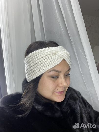 Повязка на голову вязаная