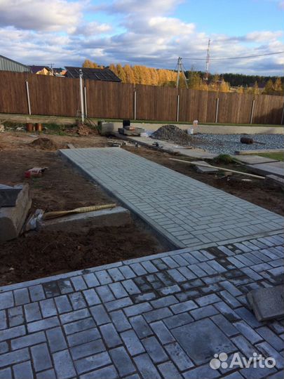 Укладка брусчатки, тротуарной плитки, камня