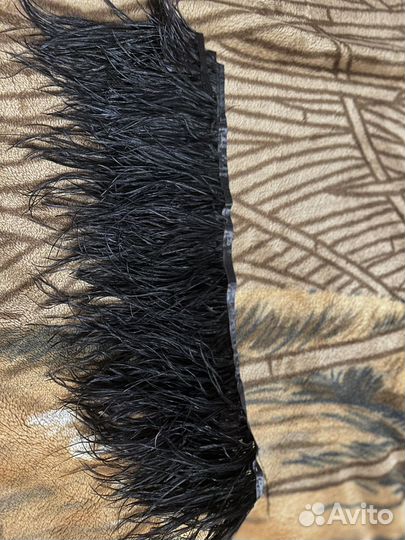 Перья страуса на ленте