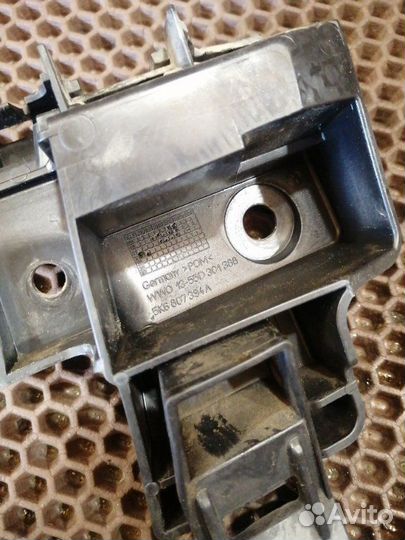 Кронштейн бампера задний Volkswagen Golf 6 BSE 1.6