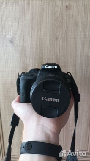 Фотоаппарат Canon EOS 100D
