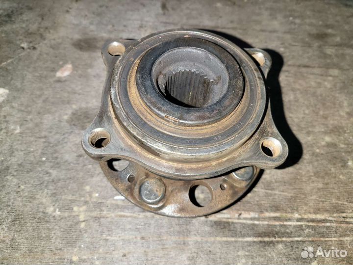 Мало б.у ступица передняя Genesis G80 3.0 / 3.8