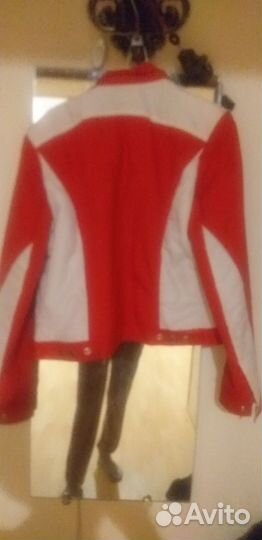 Зимний жилет с капюшоном