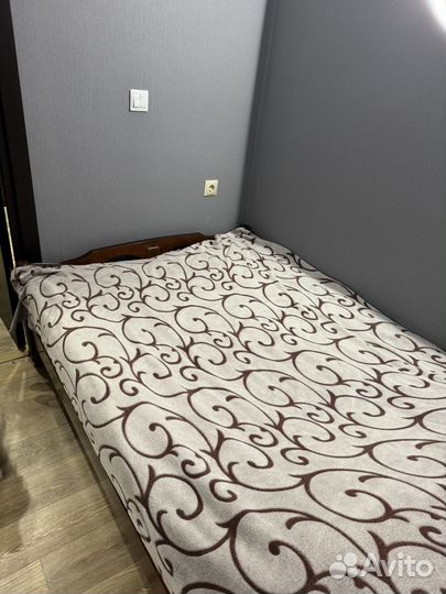 Кровать с матрасом бу