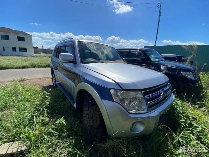 В разборе Mitsubishi Pajero 4 3.0 / 3.8