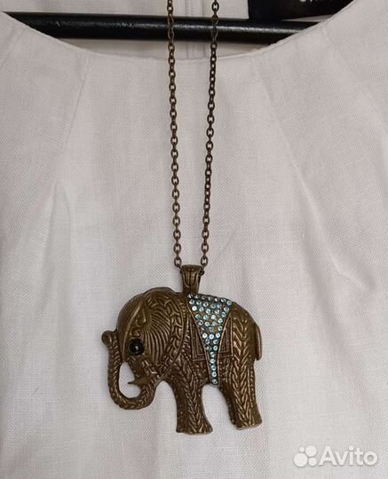 Украшение на шею из металла