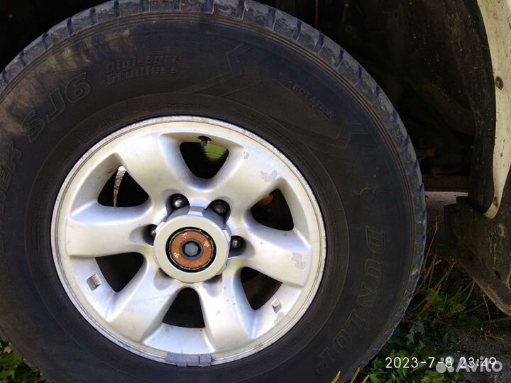 R16 Dunlop Grandtrek SJ6 275/70, PCD 6x139.7 DIA 110