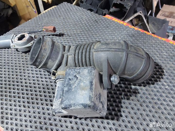 Патрубок воздушного фильтра Mercedes w220