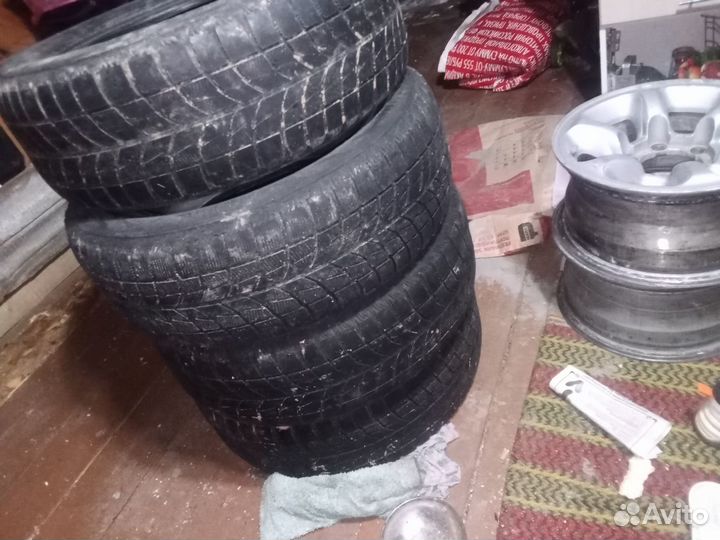 Accelera 651 225/60 R17