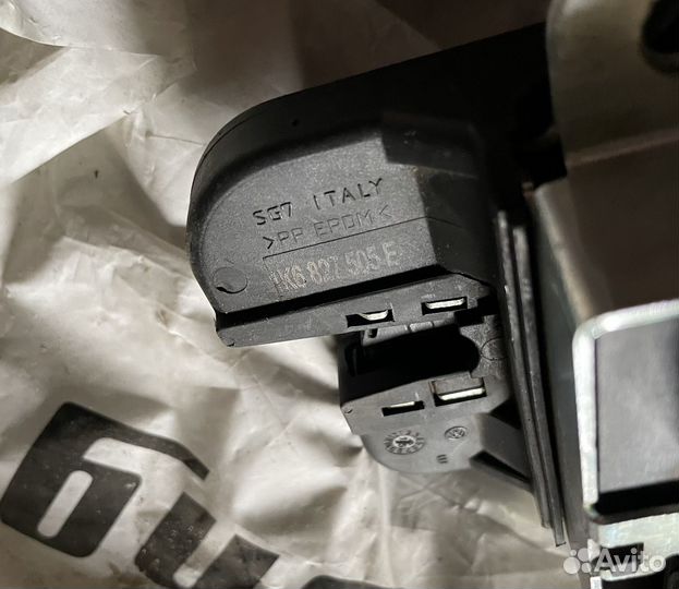 Замок крышки багажника Volkswagen Passat B6