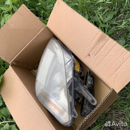 Продаются фары правая и левая для Ford C-Max б/у