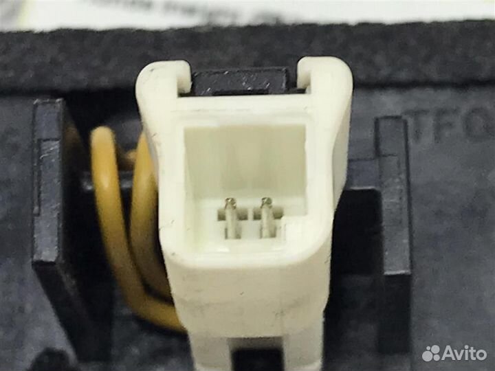 Кнопка открывания багажника Honda Insight (ZE2) 2