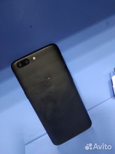 OnePlus 5, 6/64 ГБ