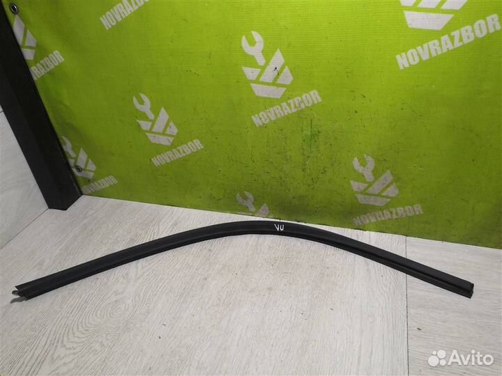 Уплотнитель стекла двери Хендай i30 12-17