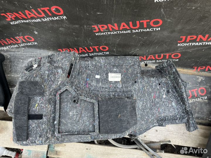 Mercedes C207 W207 A207 обшивка багажника