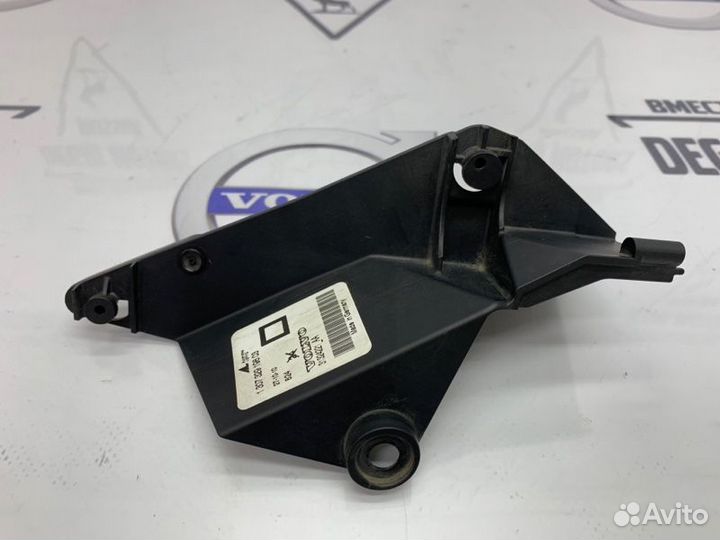 Кронштейн блока управления света Volvo C30 S40 V50