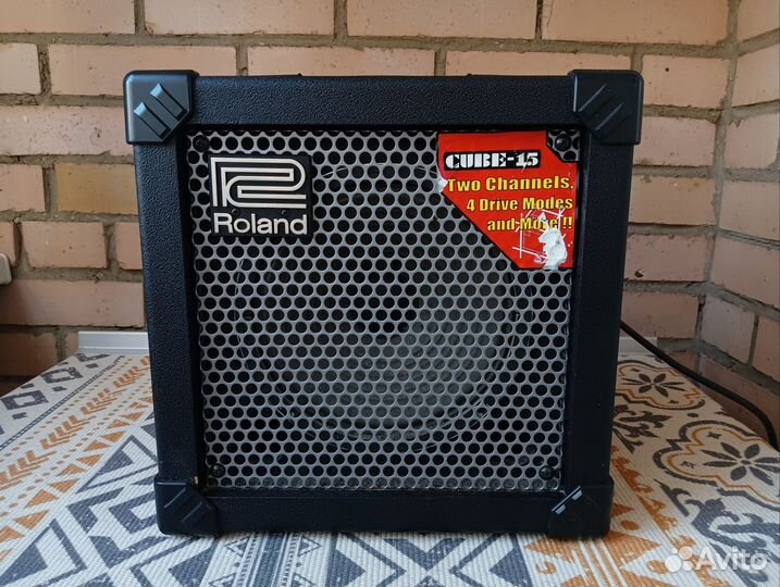 Гитарный комбоусилитель roland cube 15