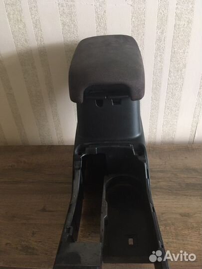 Mitsubishi outlander xl подлокотник