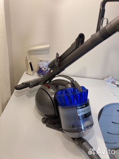 Пылесос Dyson DC37 Allergy