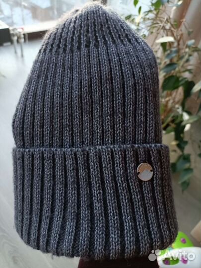 Женская шапка новая