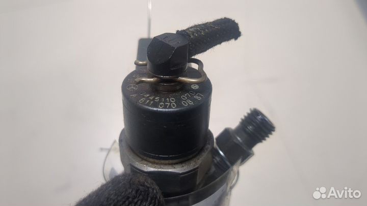 Форсунка топливная Mercedes Vito W638, 2001