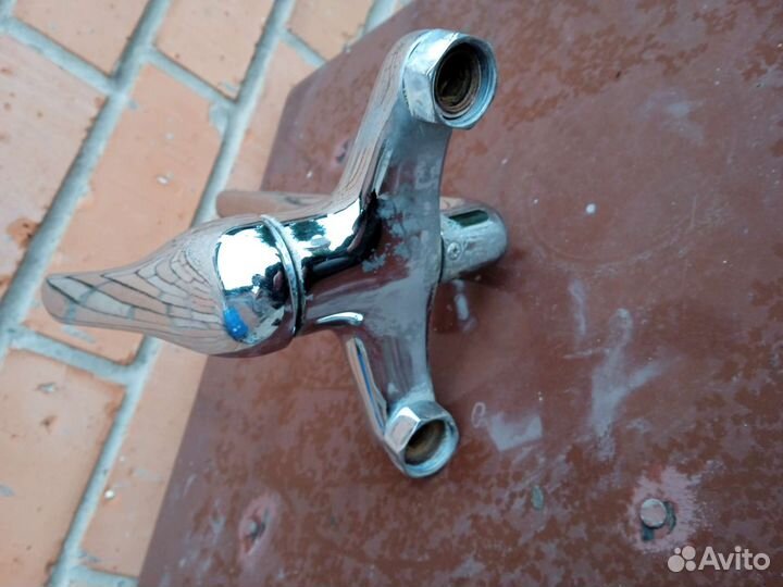 Смеситель в вану