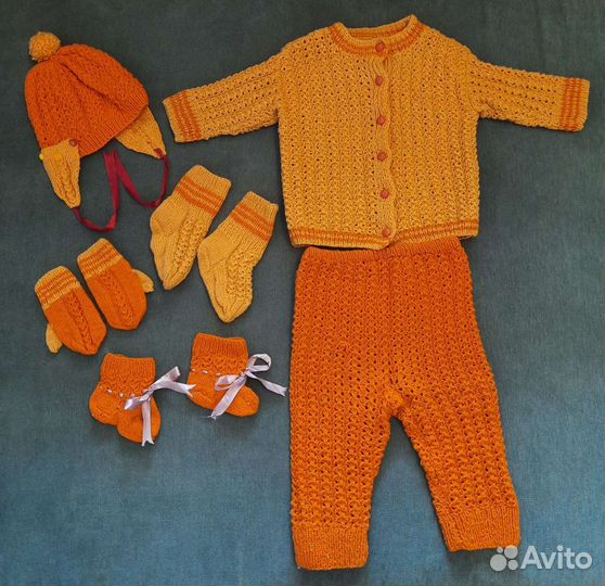 Вязаные комплекты, кофточки, шапочки ручной работы