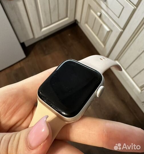 Часы Apple Watch SE