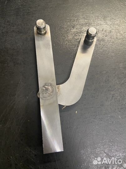 Приспособление для фиксирования шкивов